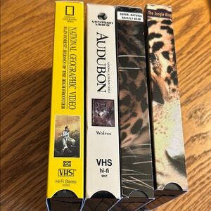 VHS lot of 4 : wolves / grizzly bear / rain forest / jungle king
